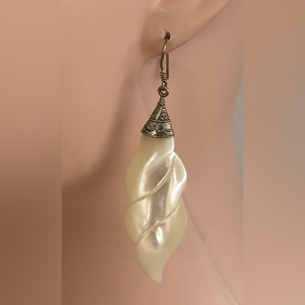 Vintage Carved Mother of Pearl Spiral Wing Drop Earrings - Picture 12 of 15